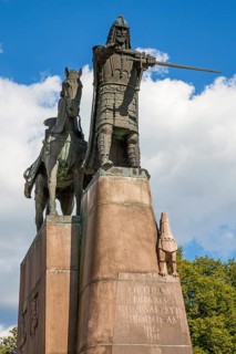 Monument to the city founder Vytautas Kasubas a the Arkikatedra Bazilika Cathedral
