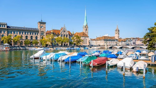Boats in the harbour on the Limmat