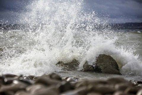 Storm Lolita raging on the stony shore in Hagnau
