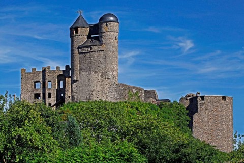Castle built after 1226 by the Lords of Beilstein-Greifenstein