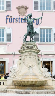 Diana Fountain in front of the Fuerstenberg Braeustueble on the Postplatz