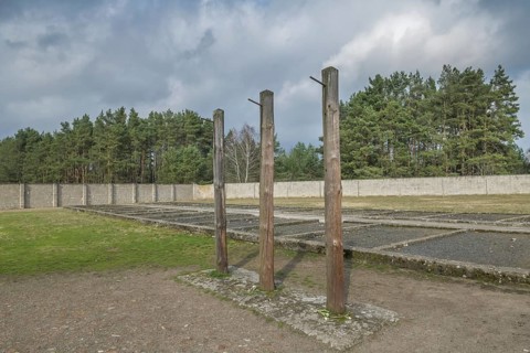 Gallows to the Stake Hanging