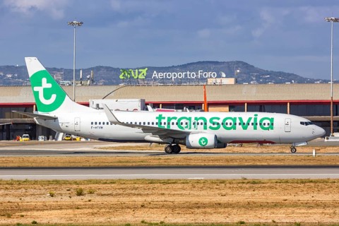 A Transavia Boeing 737-800 aircraft with registration F-HTVM at Faro airport