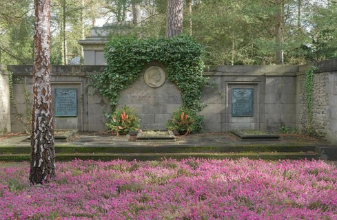 Siemens family grave