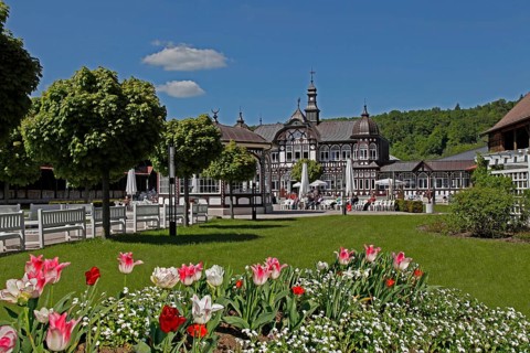 Middle building of the graduation house
