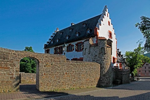 Hutten Castle