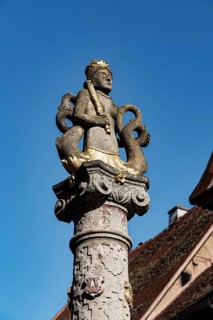 Fountain figure