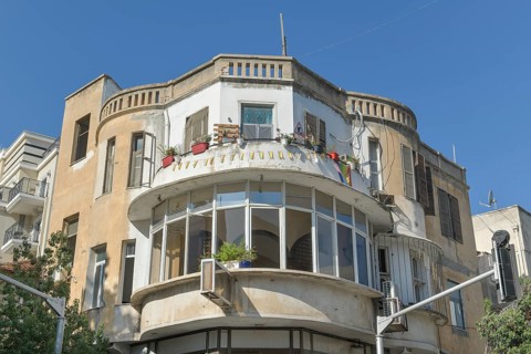Bauhaus-style residence