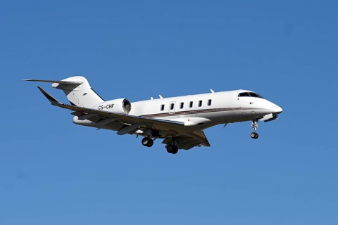 Aircraft NetJets Bombardier BD-100-1A10 Challenger 350
