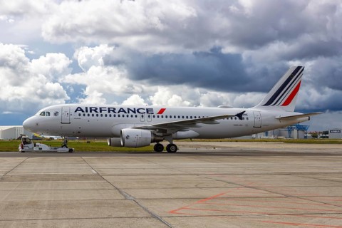 An Air France Airbus A320 aircraft with registration F-HBNE at Toulouse airport