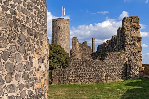 Castle towers western and eastern keep