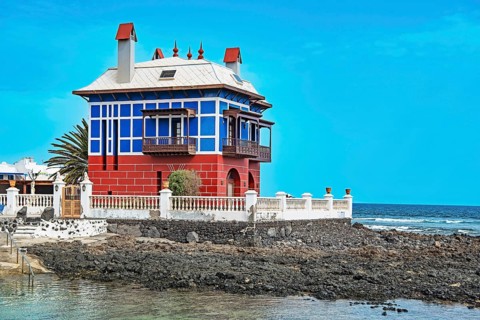 Blue House in Arrieta