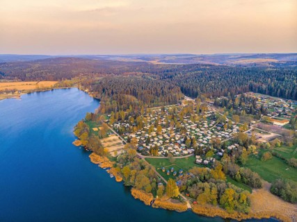 Aerial view of Hohenfelden campsite with bathing lake
