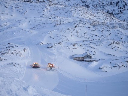 Snow groomer or Pistenbully