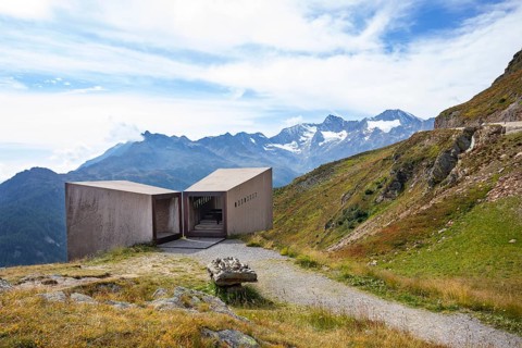 Infopoint telescope on the Timmelsjoch High Alpine Road