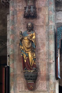 Coloured sculpture of the Apostle Bartholomew with the Drudge knife