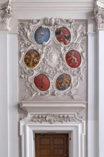 Wall decoration with integrated coat of arms in the choir of St. Egidien Church