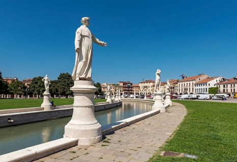 Statues at Prato della Valle square