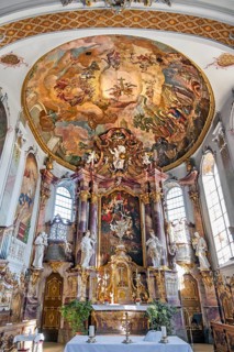 Main altar with ceiling fresco