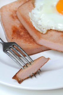 Meat loaf with fried egg