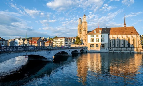 Muensterbruecke and Grossmuenster with Helmhaus and Wasserkirche in the evening light