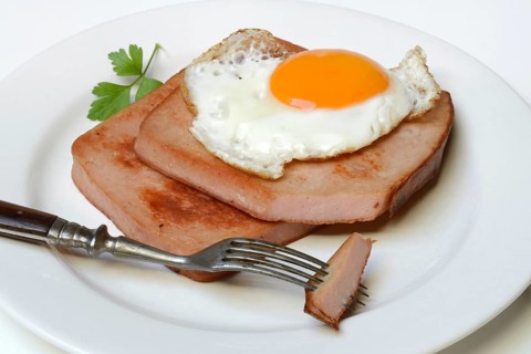 Meat loaf with fried egg