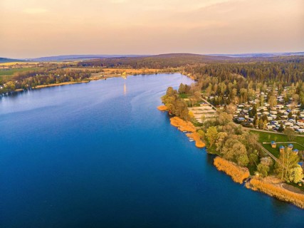 Aerial view of Hohenfelden campsite with bathing lake
