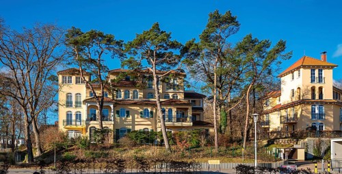 Mediterranean home with holiday flats in Baabe on the island of Ruegen