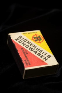 Old matchbox of the VEB Zuendwarenwerk