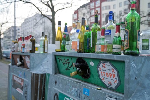 Waste glass container