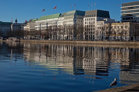 The Inner Alster Lake with the Fairmont Hotel Vier Jahreszeiten