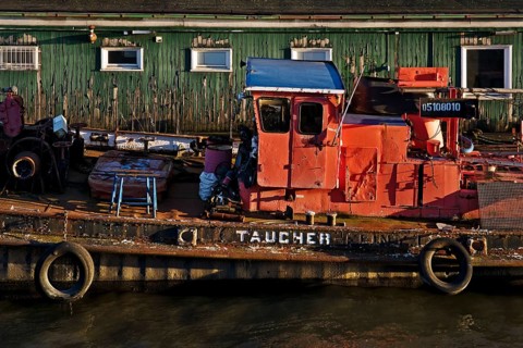 Old ship diver on the Norderelbe