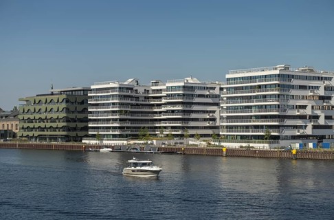 Fashion house Labels Berlin 2 and residential building WAVE waterside living