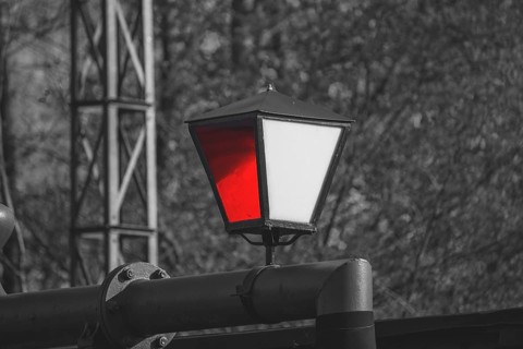Lamp on wagon