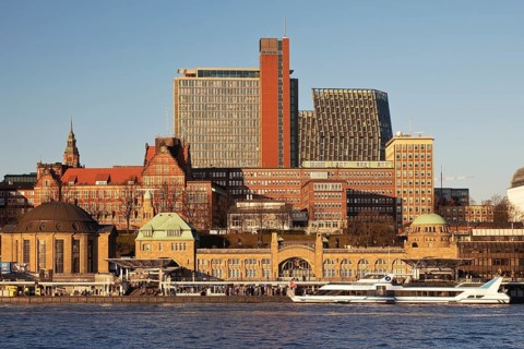 View over the Norderelbe to the Landungsbruecken and the St. Pauli district