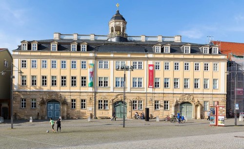 Market Square with City Palace