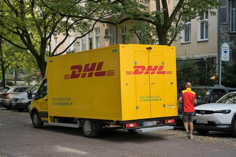 DHL Transporter
