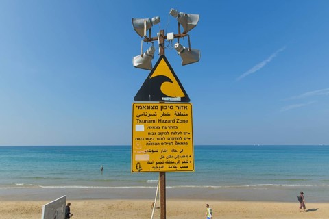 Tsunami warning sign
