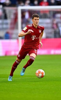 Benjamin Pavard FC Bayern Munich FCB on the ball