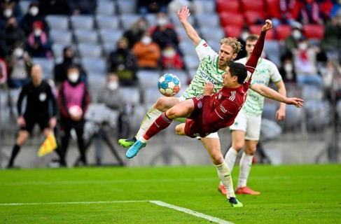 Goal kick Robert Lewandowski FC Bayern Munich FCB