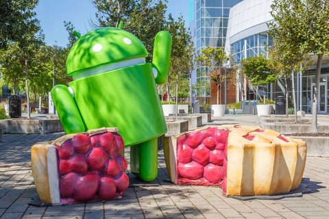 Google Android figure in front of the Headquarters HQ in Mountain View