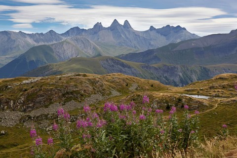 View from Col de la Croix de Fer to Aiguille Centrale d'Arves