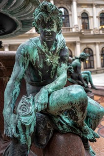 Figures at the Hygieia Fountain in the courtyard of the City Hall