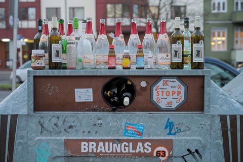Waste glass container
