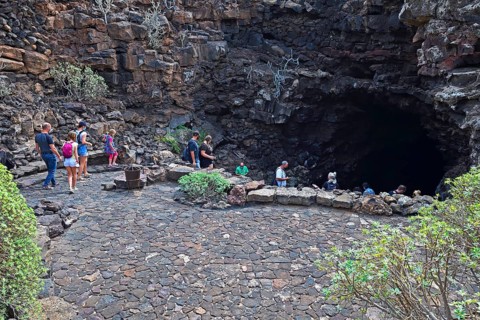 Entrance to Cueva de los Verdes