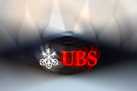 Panning UBS Bank lettering