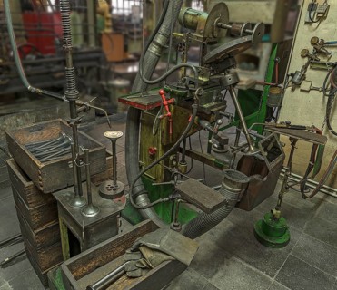 Welding machine in a former valve factory