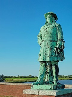 Statue