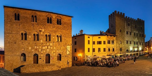 Museo Archeologica and Palazzo Comunale in Piazza Garibaldi