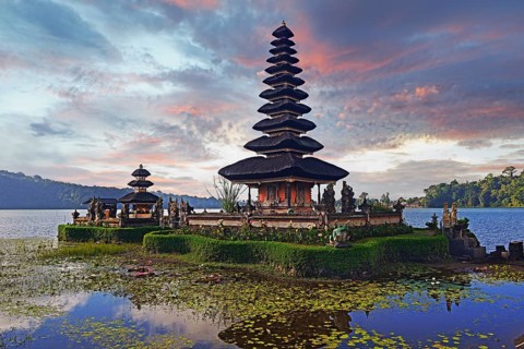 Temple Pura Ulun Danu Bratan at sunrise in Lake Bratan